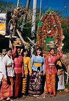 Nola with young Balinese women at Temple Ceremony, Ulu Watu Temple